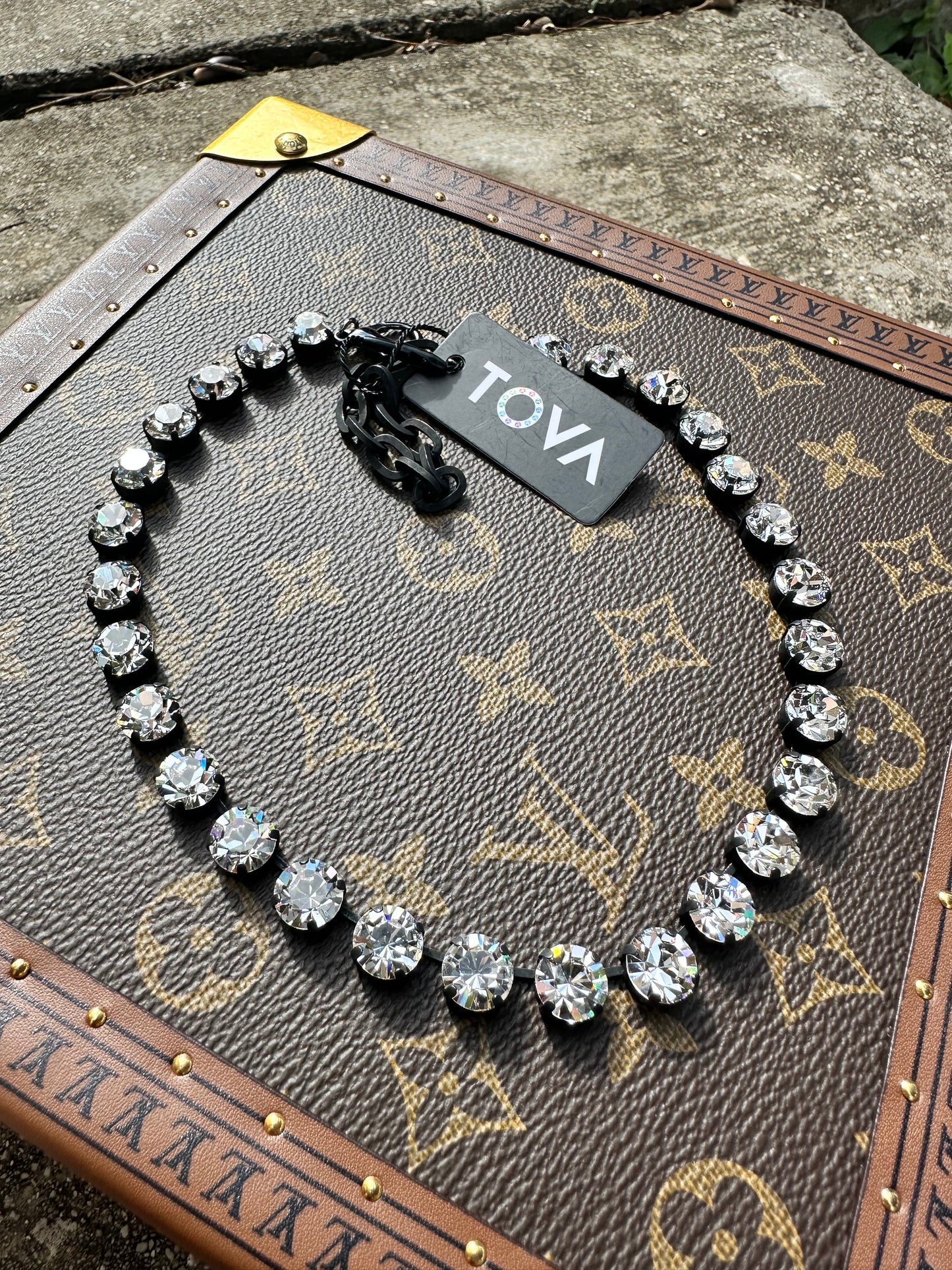 Trentley Necklace in Smutt Clear