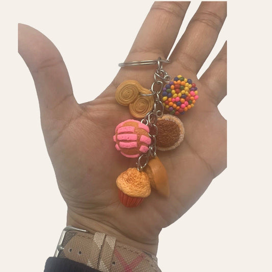 Pan dulce Keychain - conchita Fresa