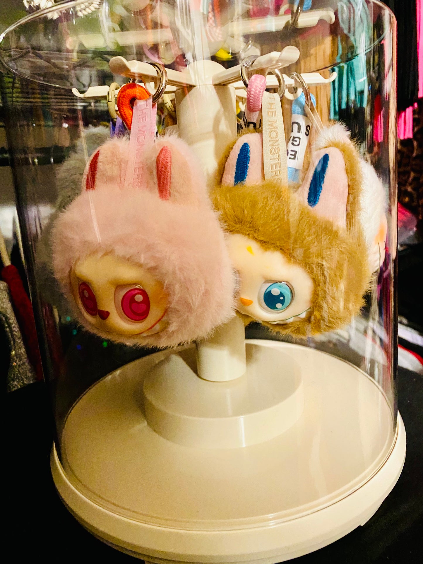Mystery color singing lafufu wristlet