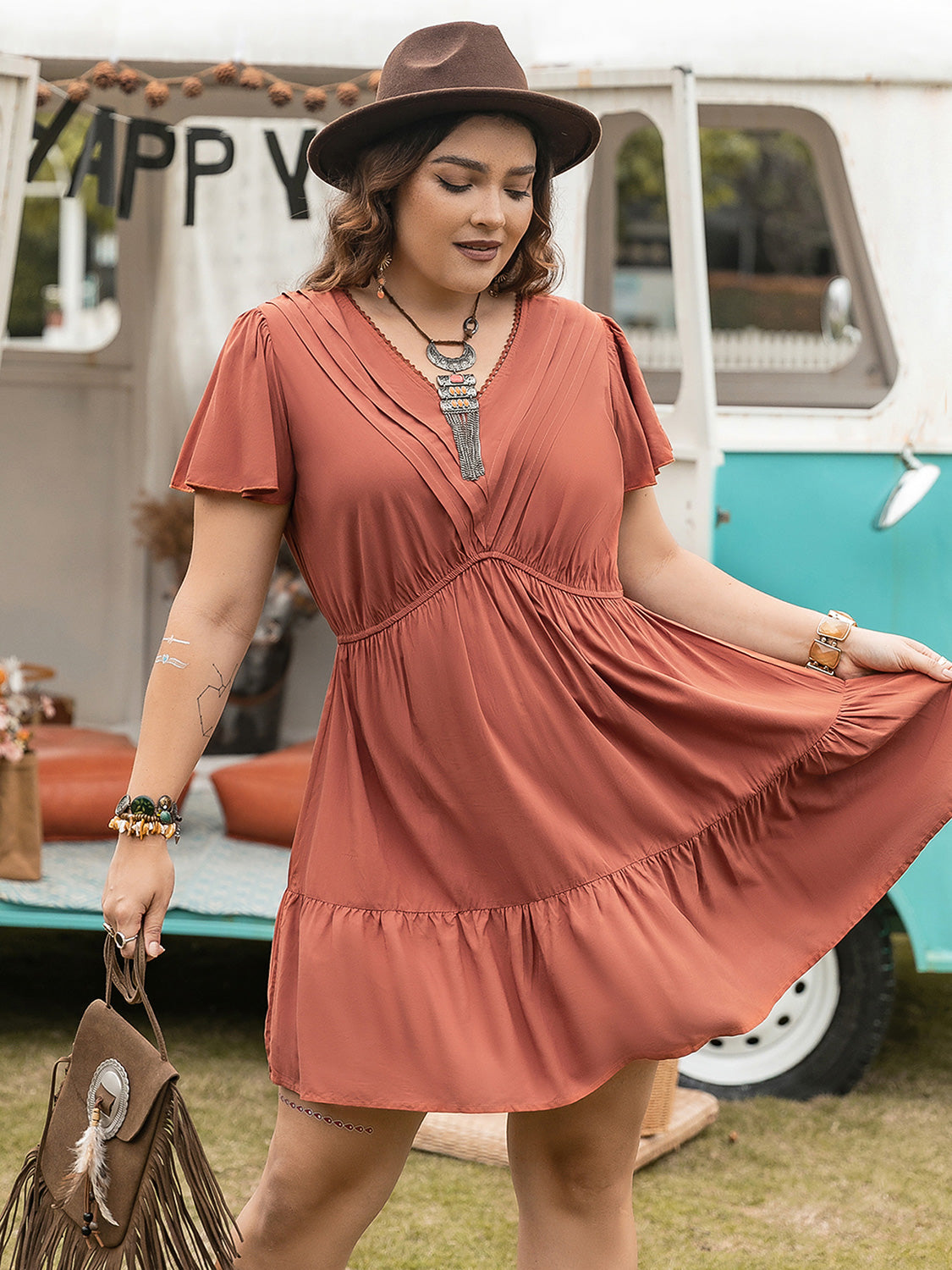 Plus Size Ruffle Hem V-Neck Short Sleeve Dress